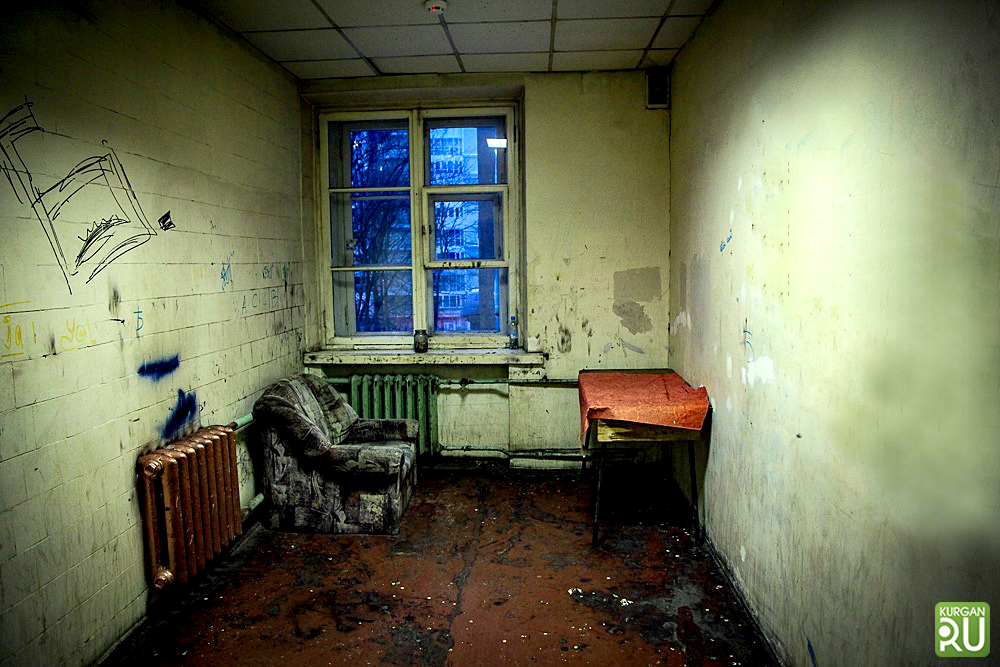 Плохое общежитие. Плохая комната. Общежитие плохое. Старая комната в общаге. Плохая комната в общежитии.