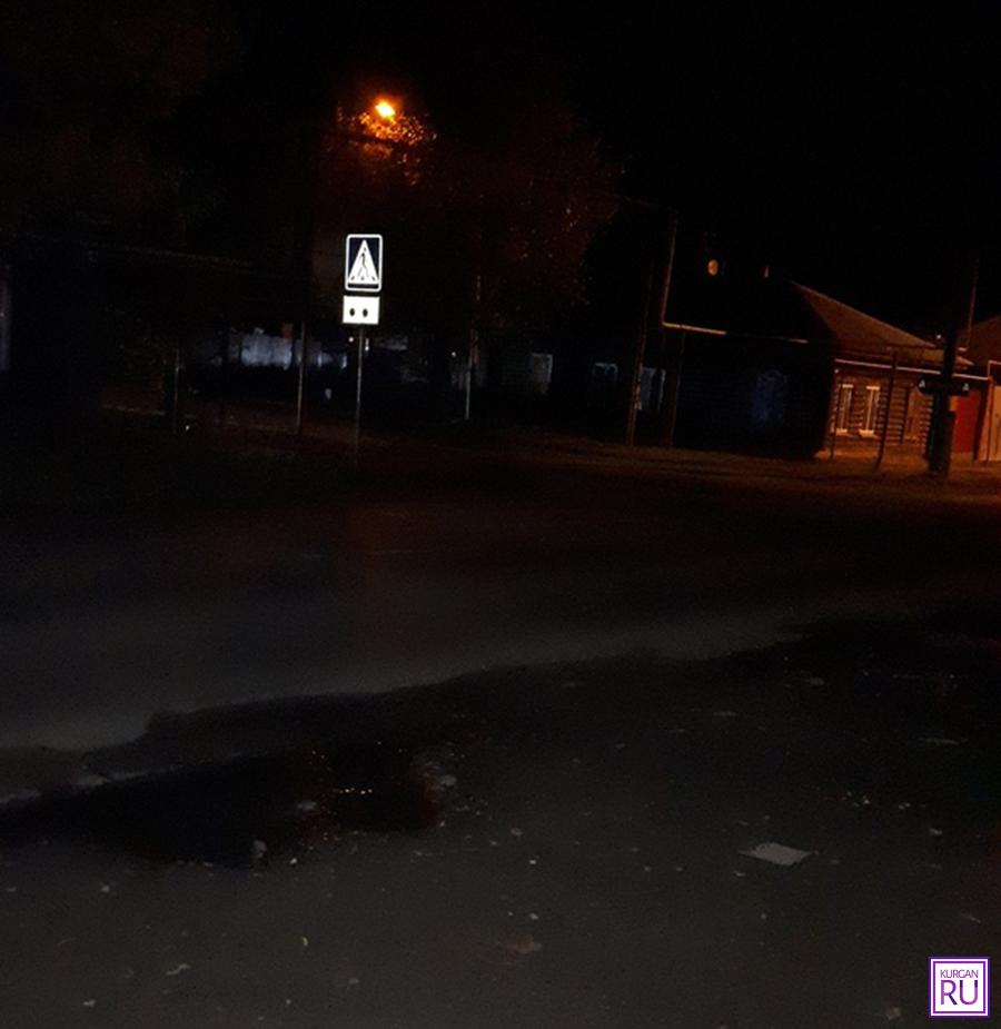Перекресток улиц Гайдара-Декабристов в темное время суток/Фото прислано подписчицей Ксенией Б. 