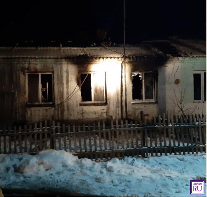 Фото с места трагедии предоставлено пресс-службой ГУ МЧС России по Курганской области.