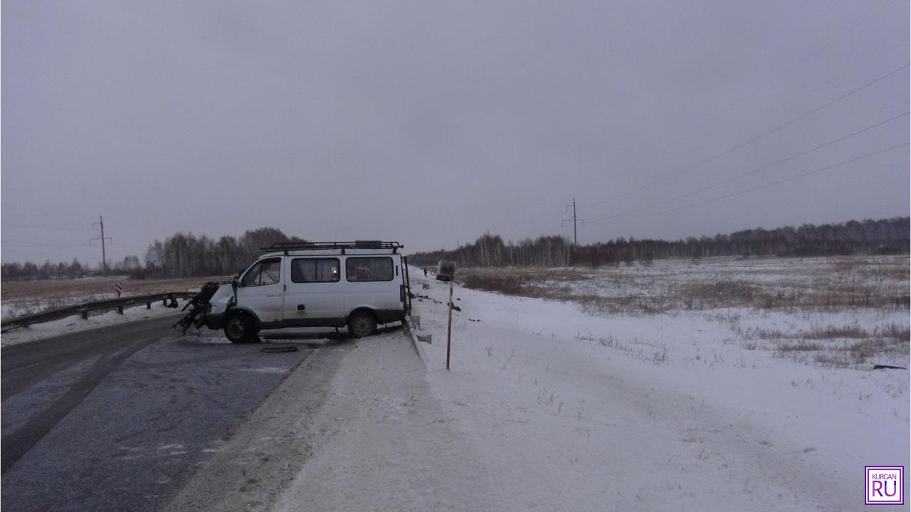 Машина с детьми и беременной женщиной попала в ДТП | 20.12.2019 | Курган -  БезФормата