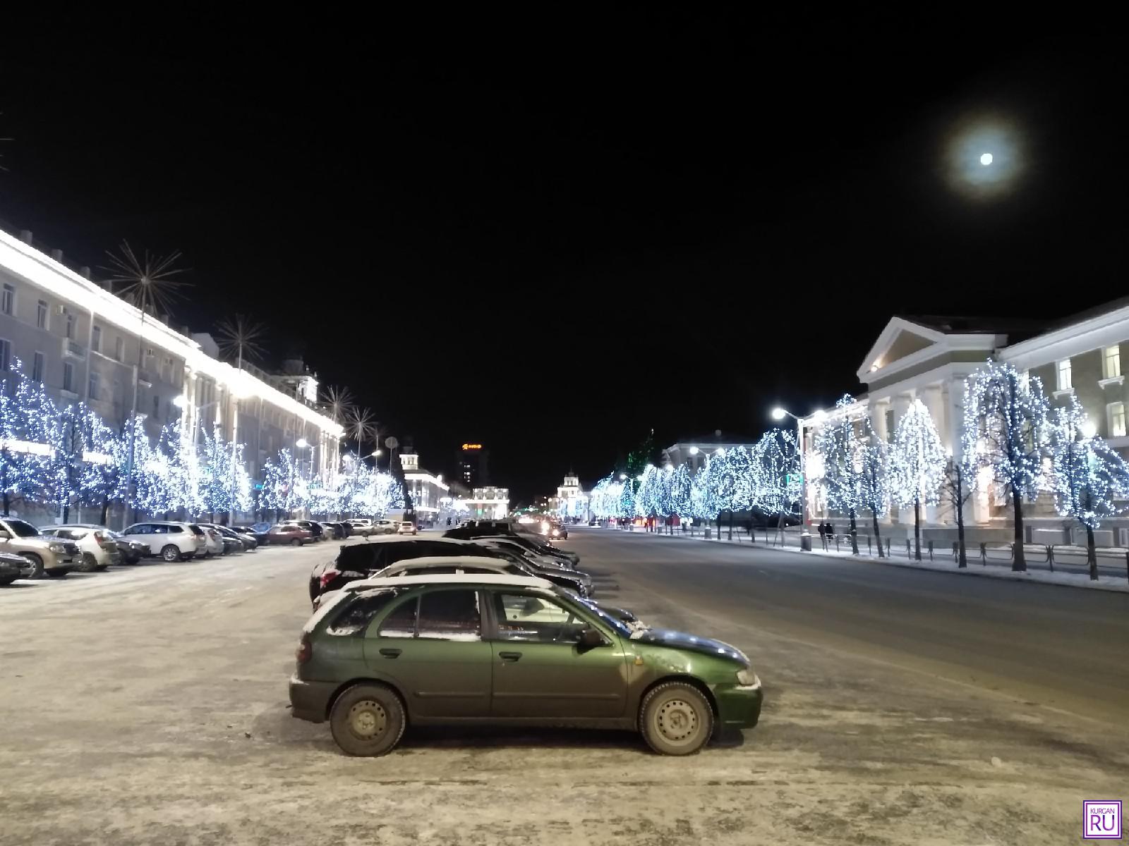 Курган сегодня. Новогодний Курган 2020. Новогодняя елка на площади в Кургане 2020. Новогодняя елка на площади в Кургане 2020г. Новогодние улицы Кургана.