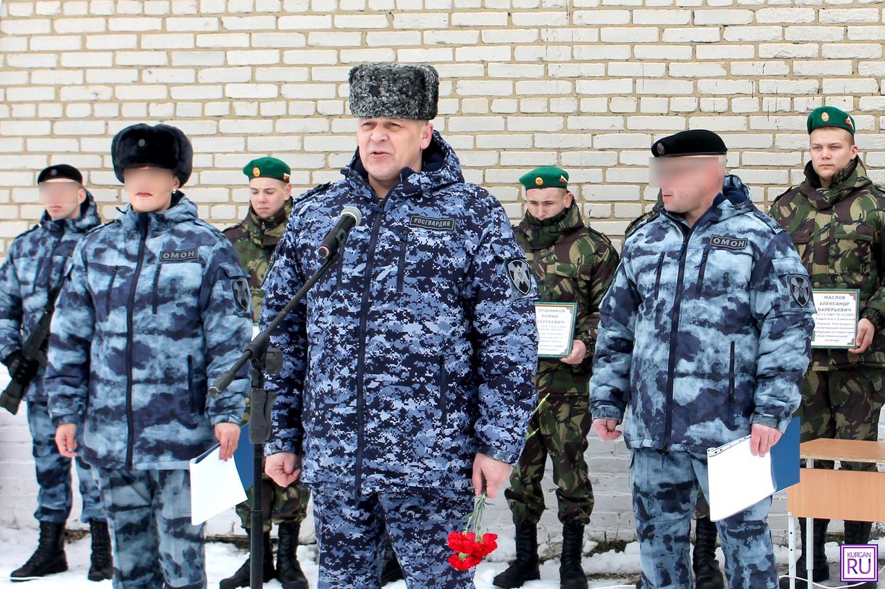 Мы склоняем головы перед стойкостью родителей». В Зауралье увековечили  память погибшего сотрудника ОМОН | 01.03.2020 | Курган - БезФормата