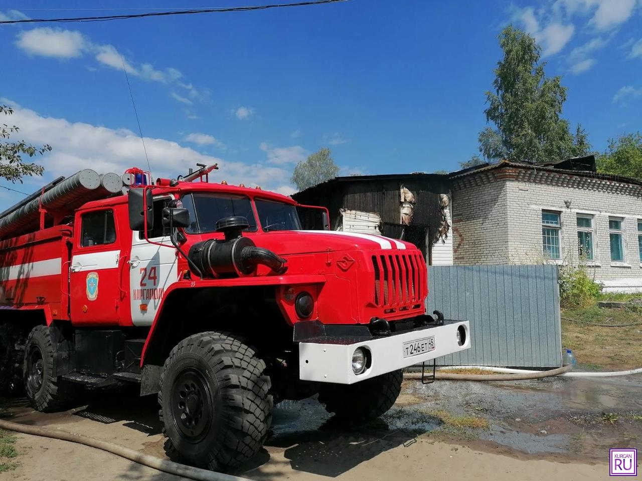 В оздоровительном лагере произошел крупный пожар. Детей срочно отправили по  домам | 24.07.2020 | Курган - БезФормата