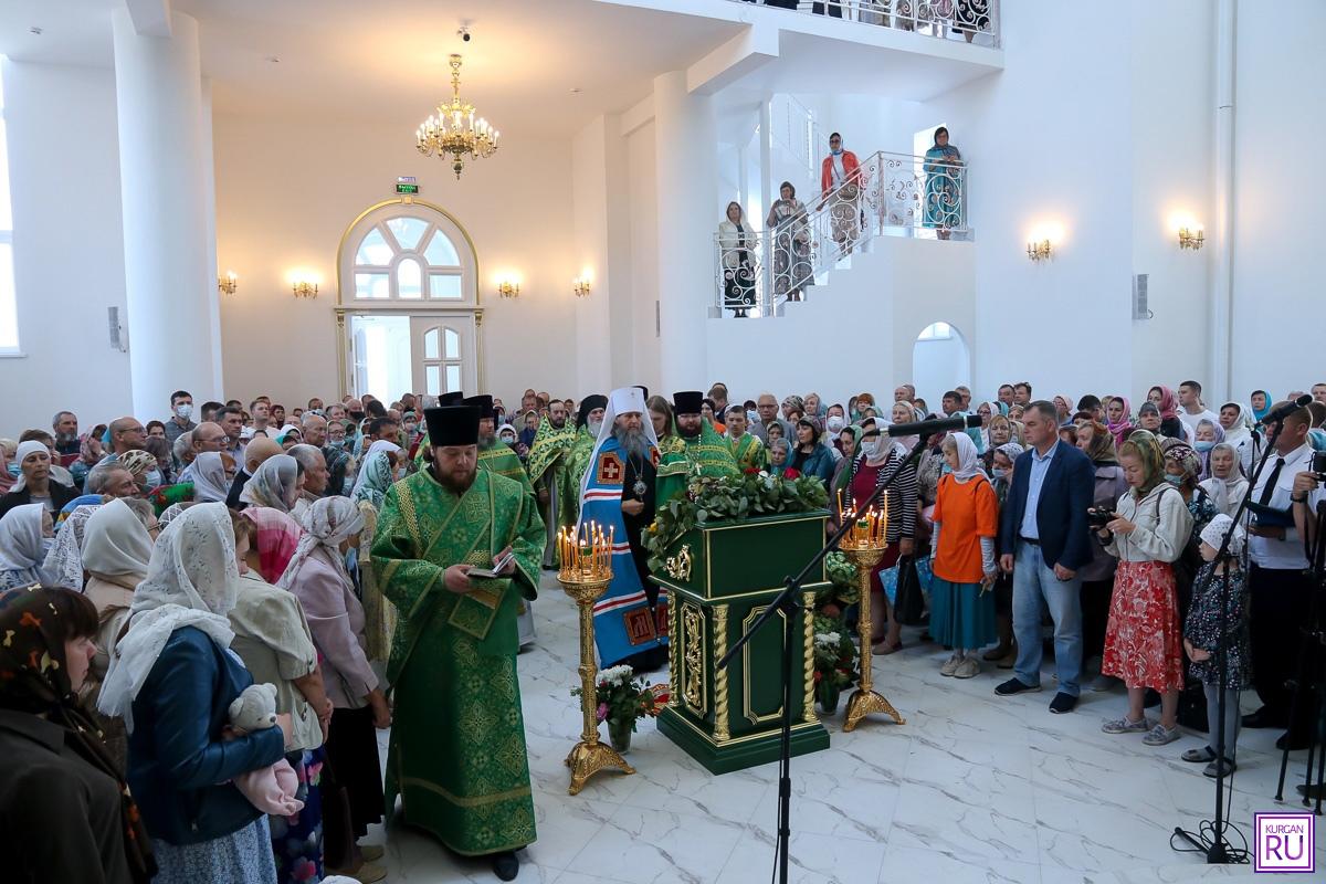 В Кургане на набережной Тобола в Троицу открылся новый храм | 21.06.2021 |  Курган - БезФормата