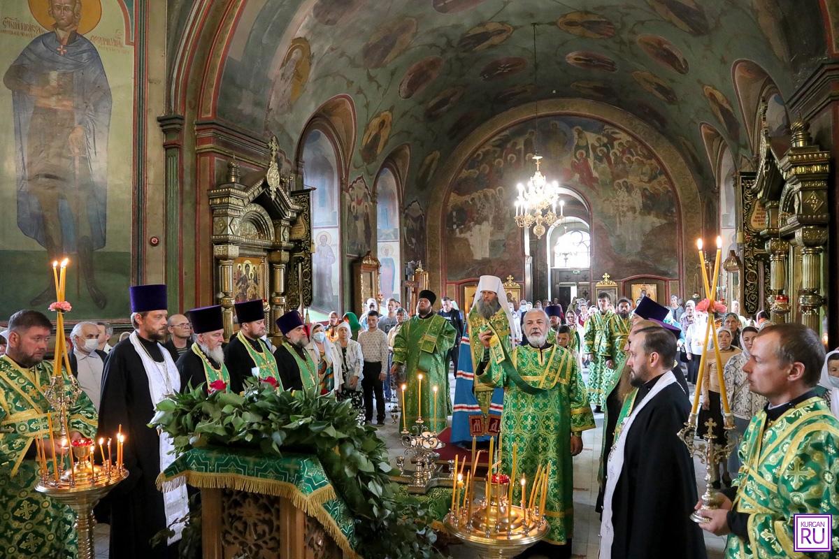 В Кургане на набережной Тобола в Троицу открылся новый храм | 21.06.2021 |  Курган - БезФормата