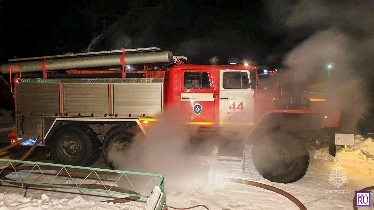 Пожарные спасли 3 взрослых и 5 детей в Курганской области | 14.12.2023 |  Курган - БезФормата