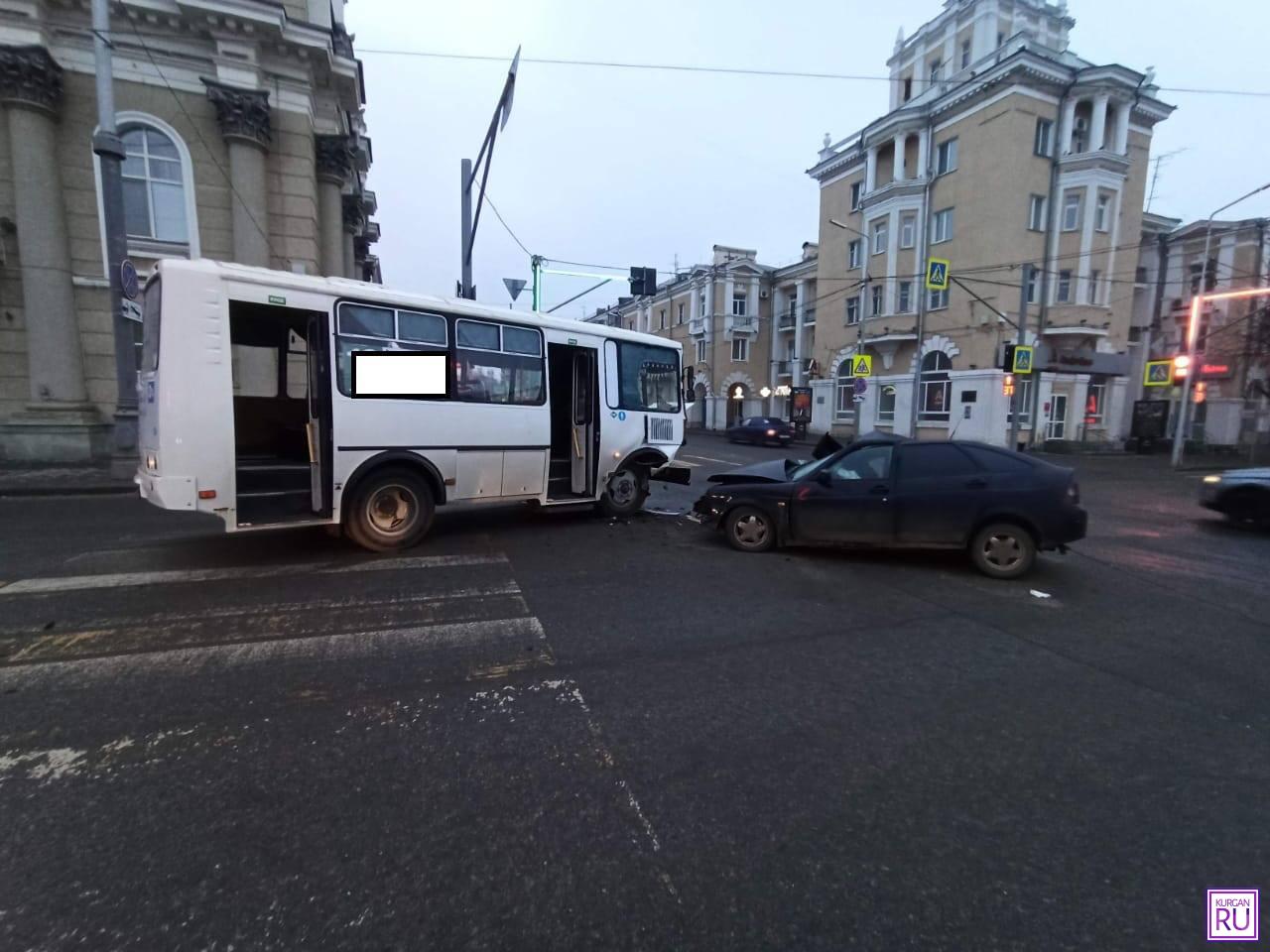 В центре Кургана произошло смертельное ДТП | 08.04.2024 | Курган -  БезФормата