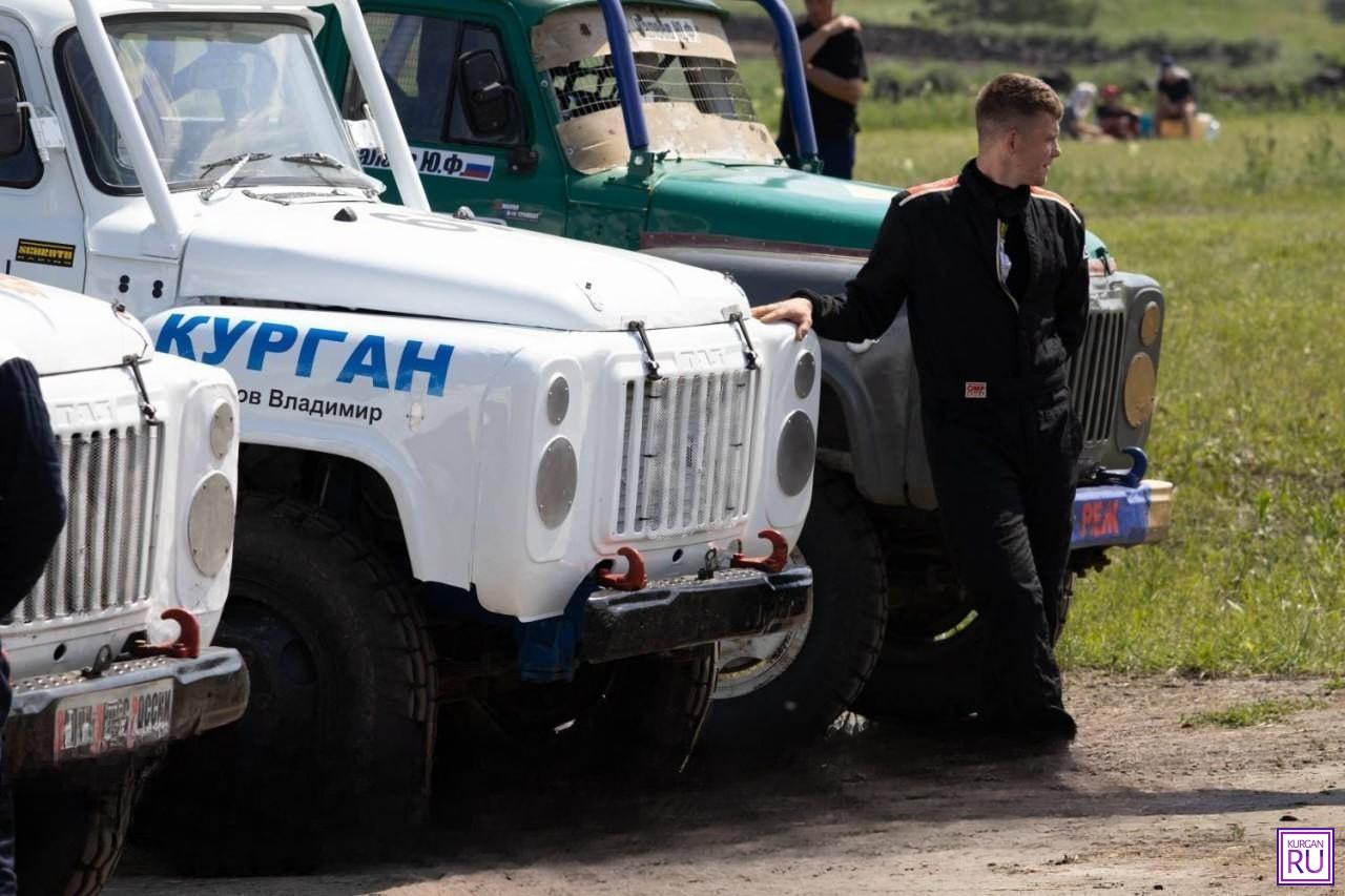 В Зауралье на автогонки приехали спортсмены со всей России